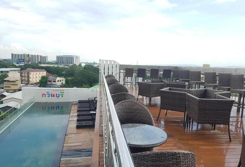 ホテル Kavinburi Green