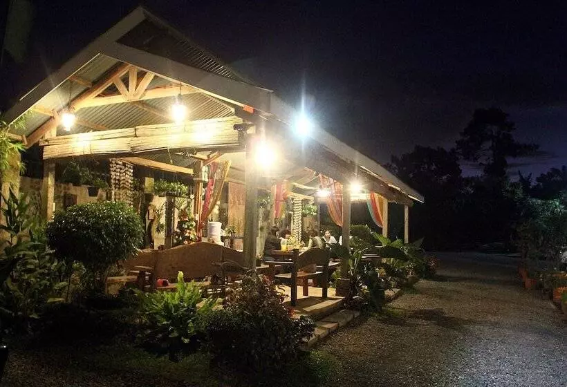 ホテル Lazea Tagaytay Inn