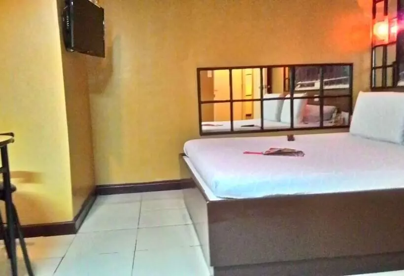 בית מלון כפרי Sogo Aurora Cubao