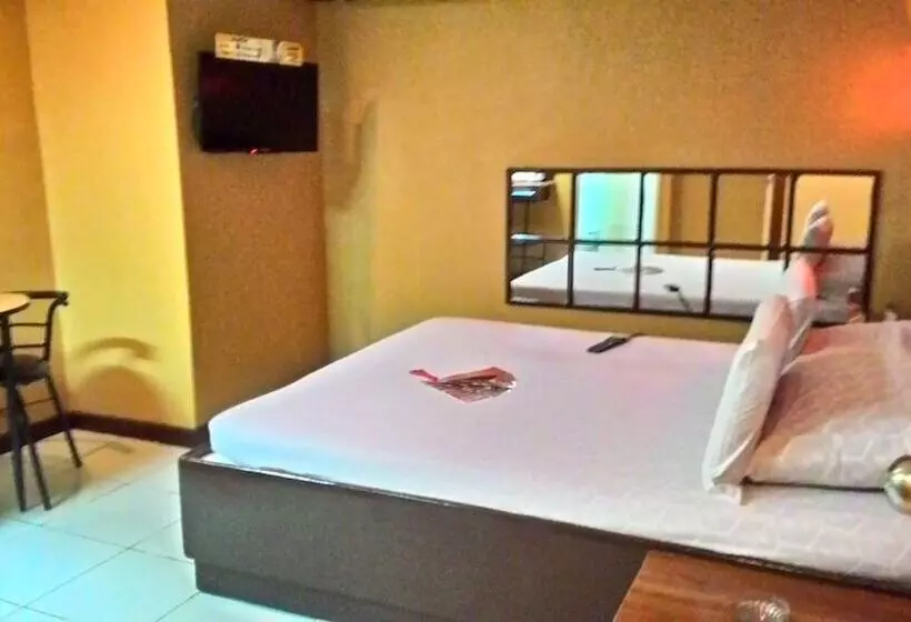 בית מלון כפרי Sogo Aurora Cubao