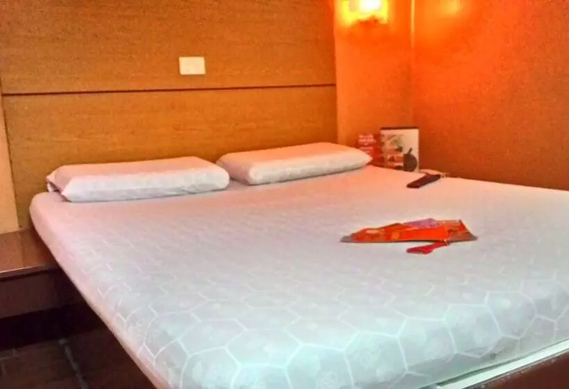 בית מלון כפרי Sogo Aurora Cubao