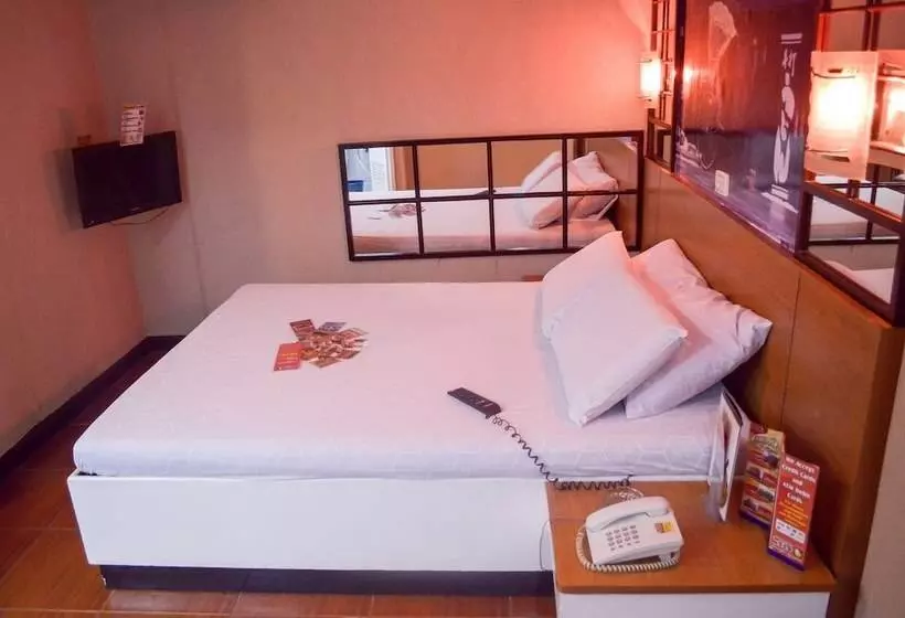 בית מלון כפרי Sogo Aurora Cubao