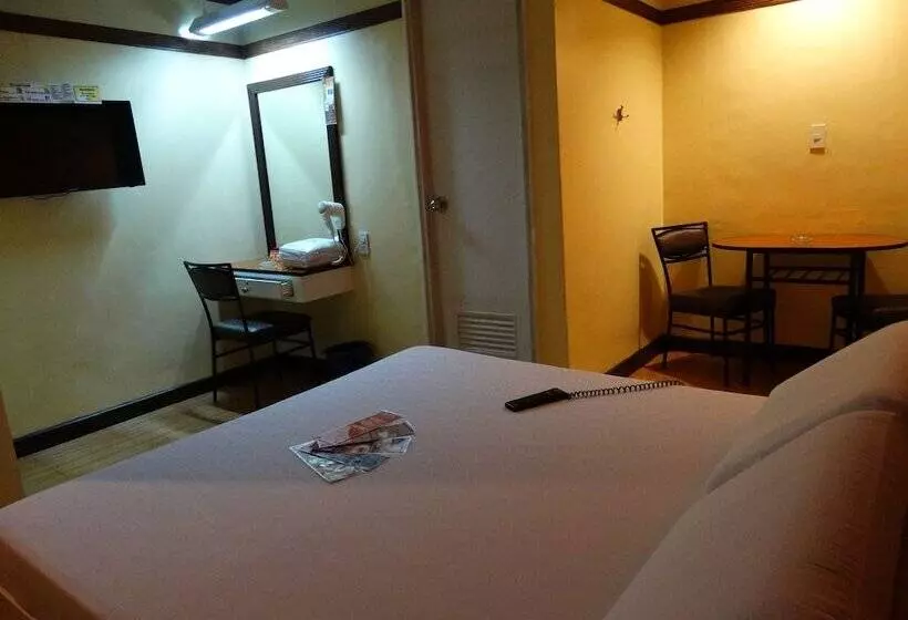 Отель Sogo Pasay Wood Street