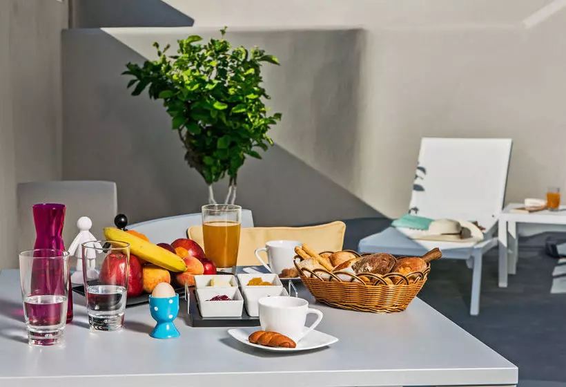 Luna Santorini Suites