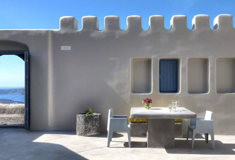 Luna Santorini Suites