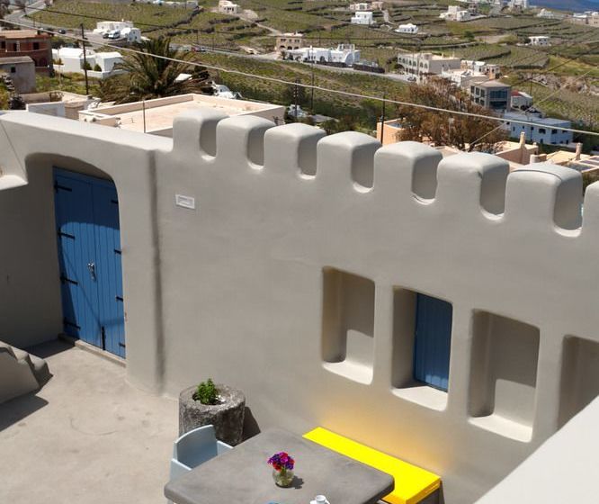 Luna Santorini Suites