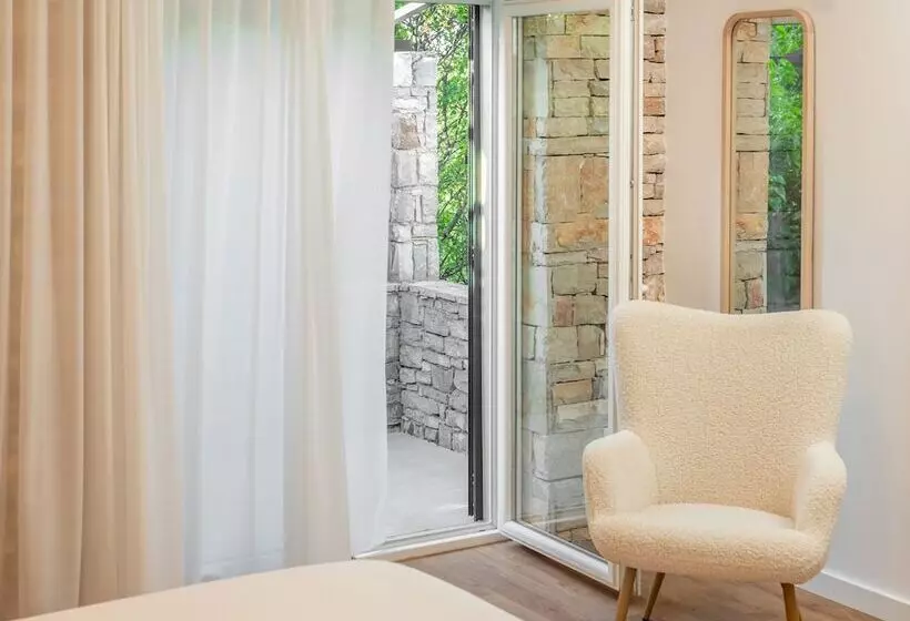 پانسیون Nono Ban Hotel & Villa