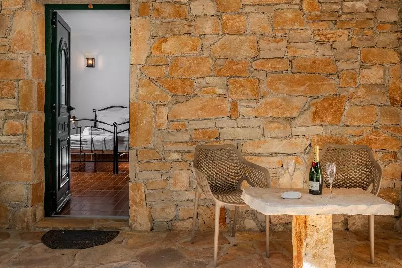 پانسیون Nono Ban Hotel & Villa