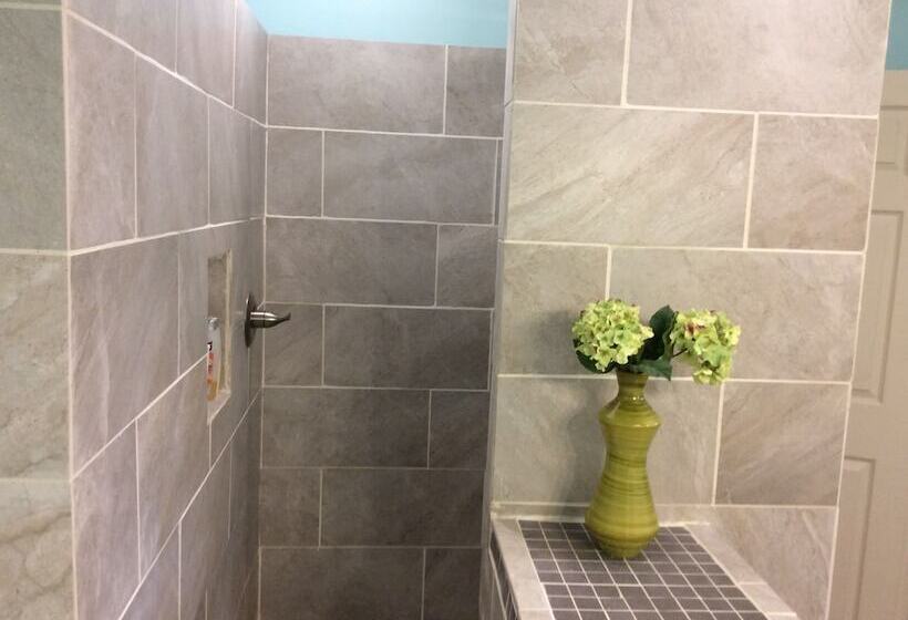 Pictured Rocks Bed And Breakfast