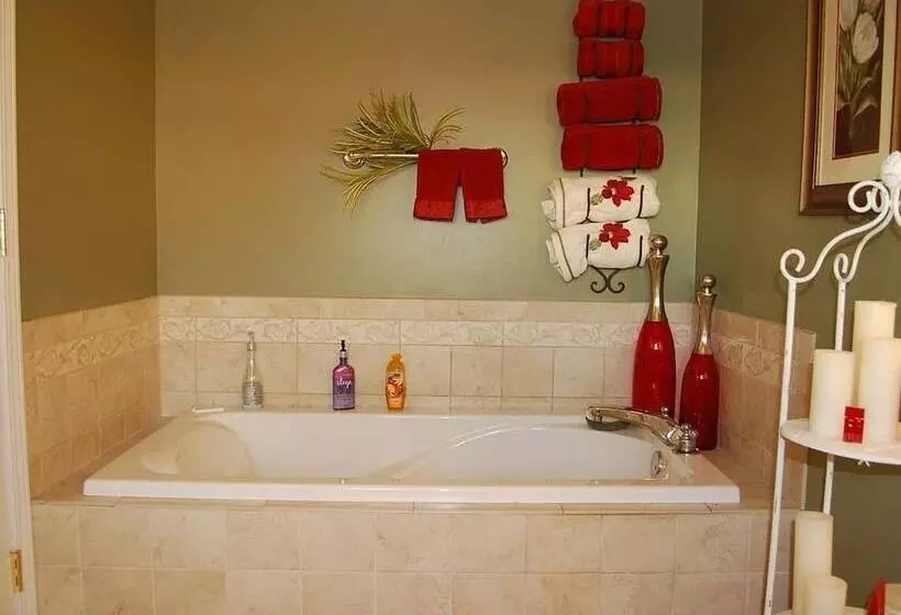 Pictured Rocks Bed And Breakfast