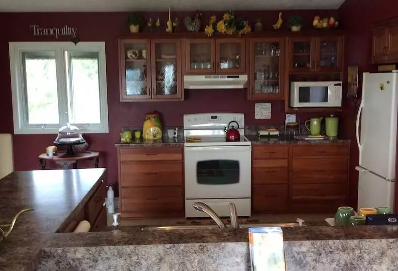 Pictured Rocks Bed And Breakfast