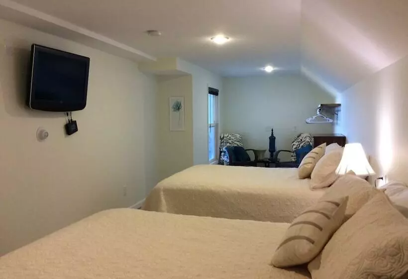 Pictured Rocks Bed And Breakfast