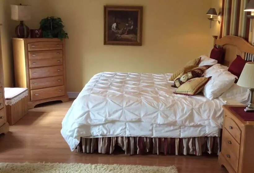 Pictured Rocks Bed And Breakfast