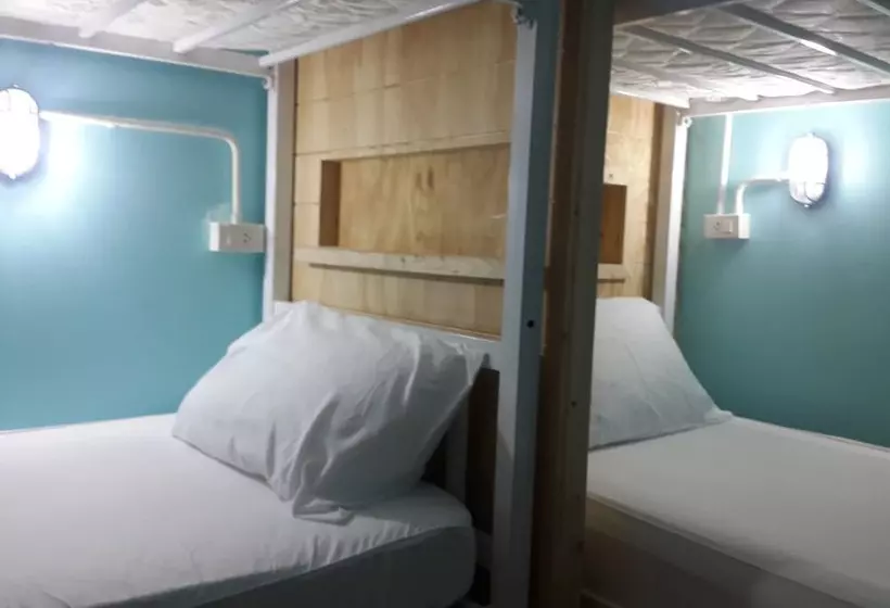 Relax Corner Inn   Hostel