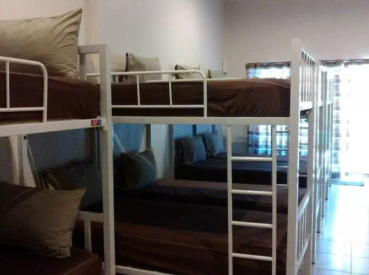 Relax Corner Inn   Hostel