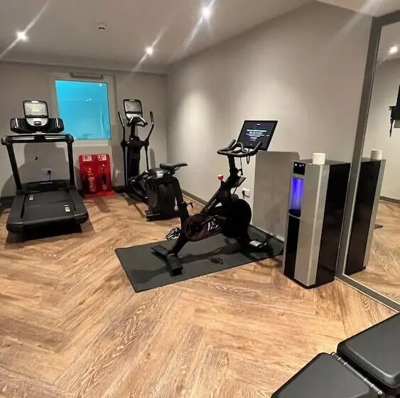 Maldron Hotel Finsbury Park, London