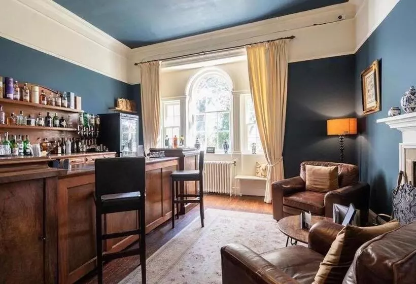 ベッドアンドブレックファースト Durn House