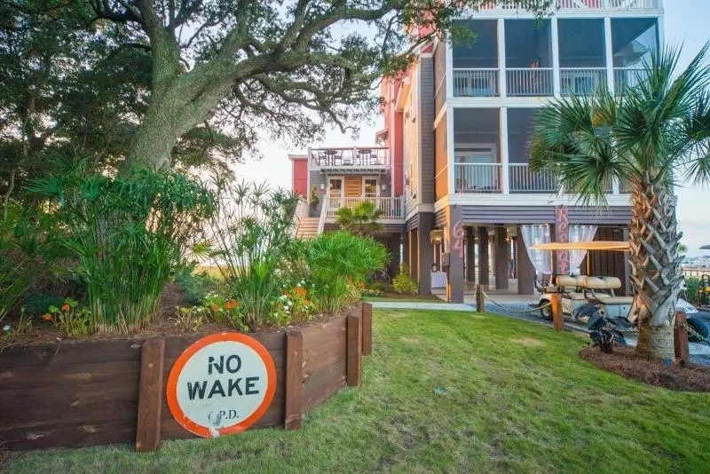 Bed and Breakfast Regatta Inn   Adults Only