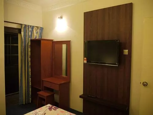 فندق Camellia Budget Inn