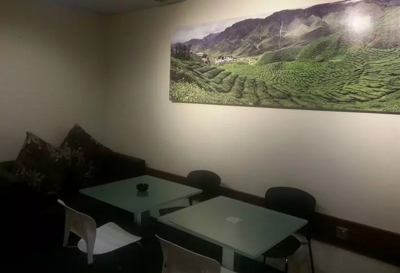 فندق Camellia Budget Inn