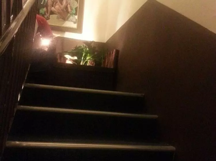 فندق Camellia Budget Inn