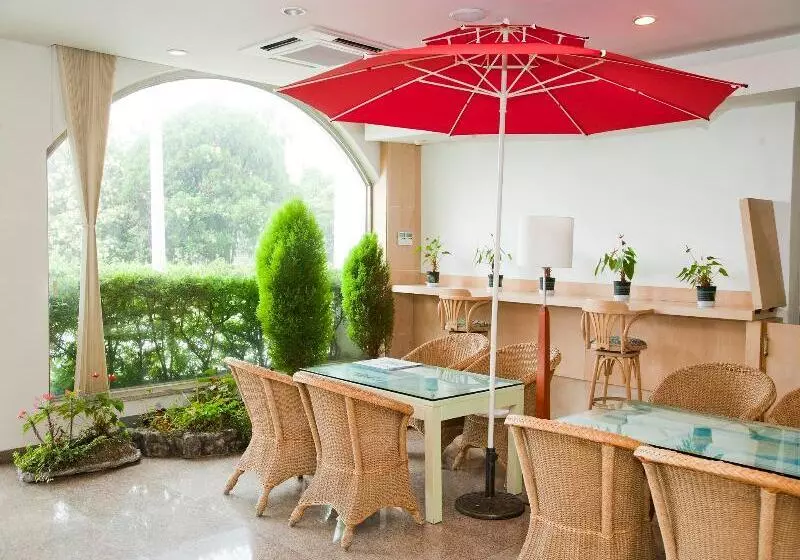 בית מלון כפרי Good Inn