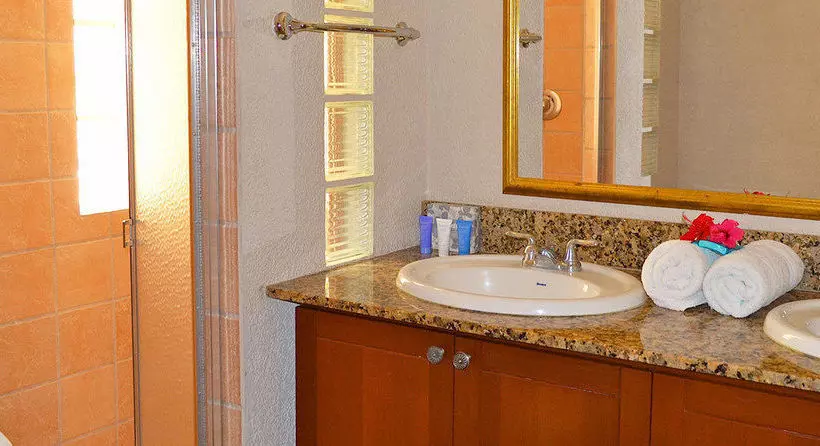 هتل Las Sirenas By Mayan Princess Rooms