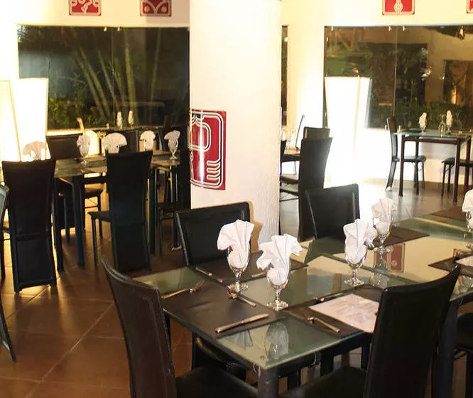 هتل Las Sirenas By Mayan Princess Rooms