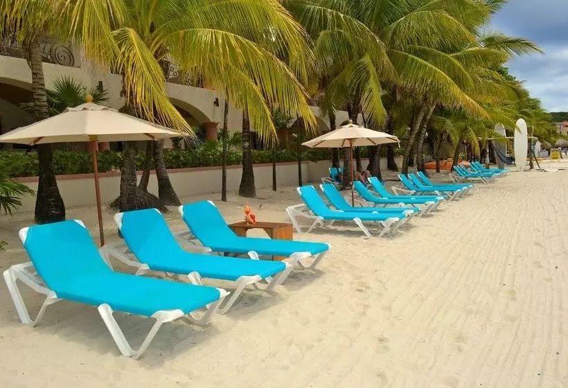 هتل Las Sirenas By Mayan Princess Rooms
