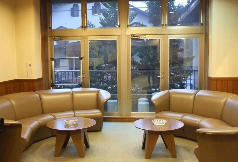 هتل Yuzawa Yuzawa