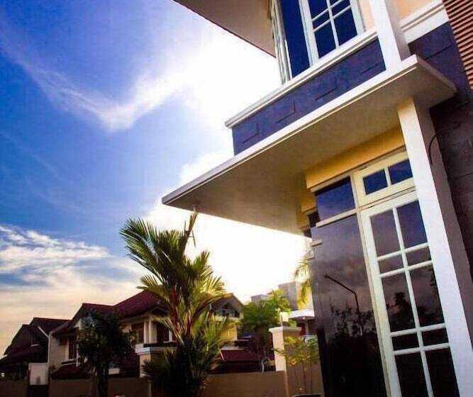 פנסיון Omah Sastro