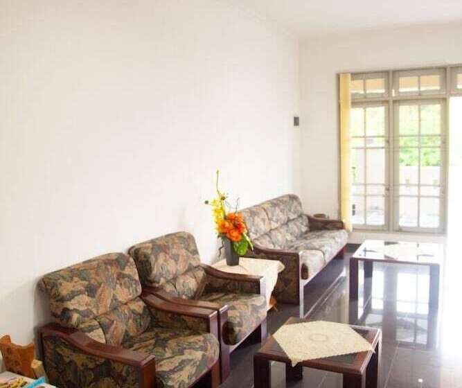 פנסיון Omah Sastro