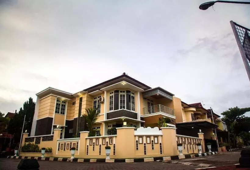 پانسیون Omah Sastro