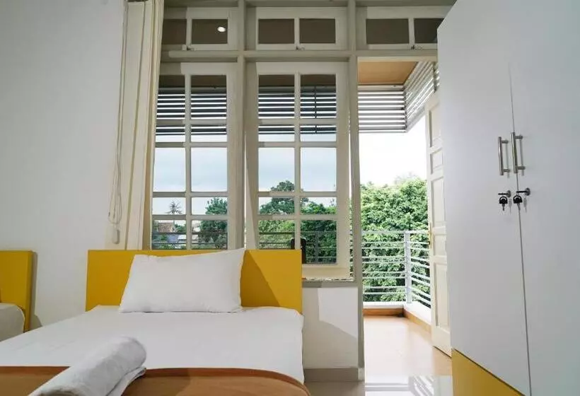 پانسیون Omah Sastro