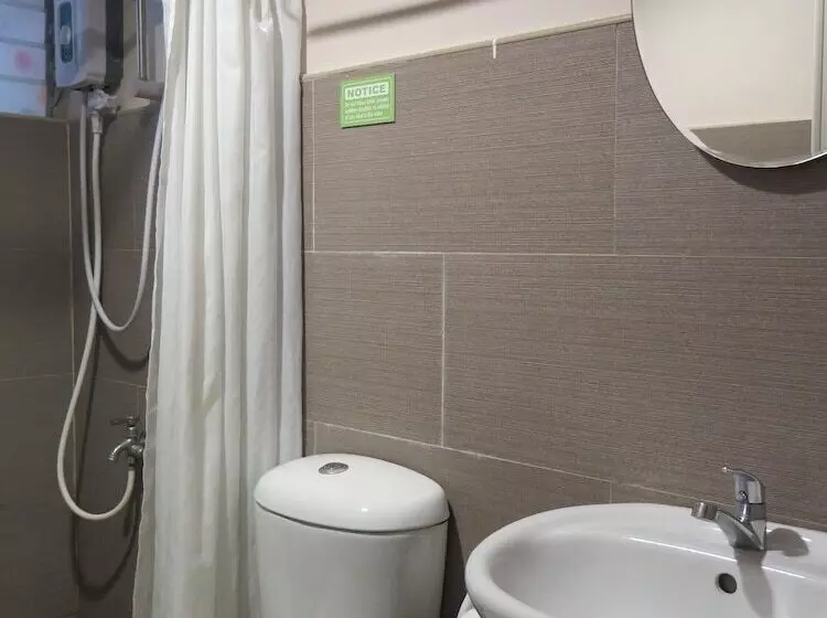 Tr3ats Guest House Bohol Hostel