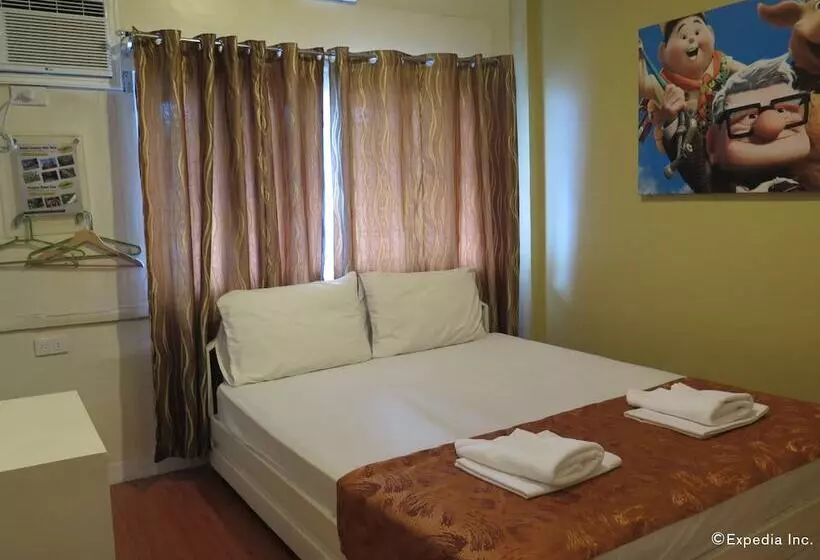 Tr3ats Guest House Bohol Hostel