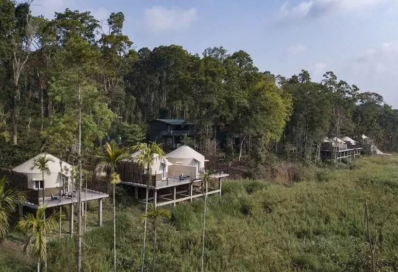 ホテル Machaan Wilderness Lodge Nagarahole