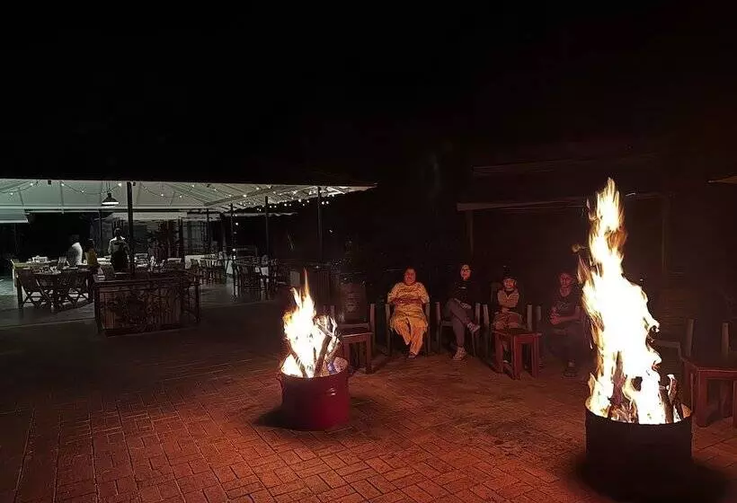 ホテル Machaan Wilderness Lodge Nagarahole