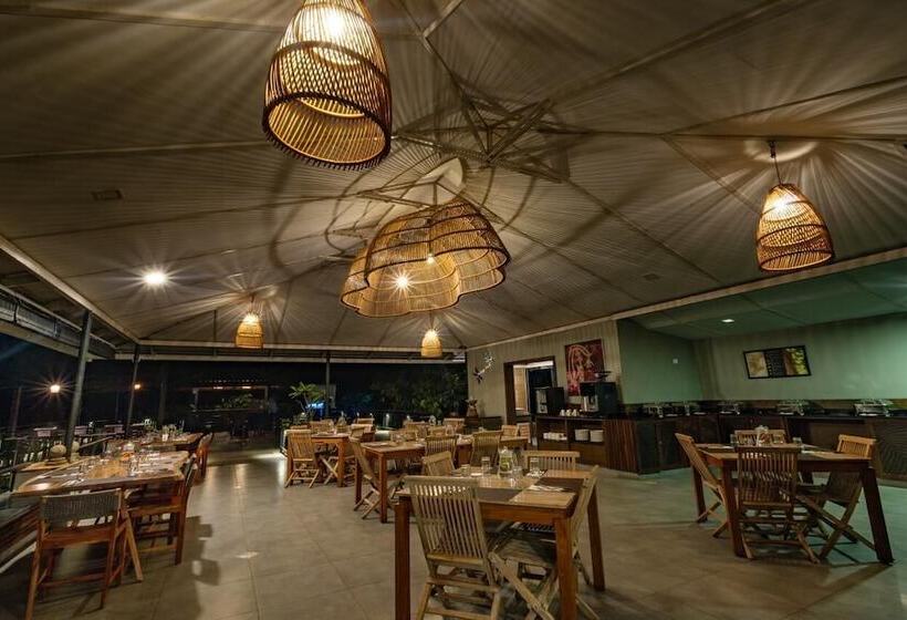 Hotel Machaan Wilderness Lodge Nagarahole