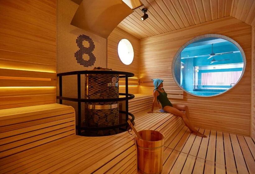 8 Hotel Shonan Fujisawa