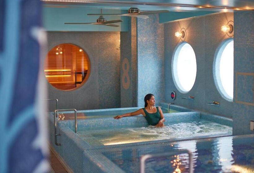 8 Hotel Shonan Fujisawa