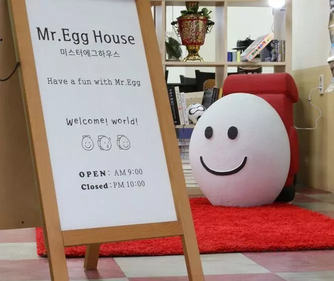 فندق صغير Egg House Sokcho Guesthouse