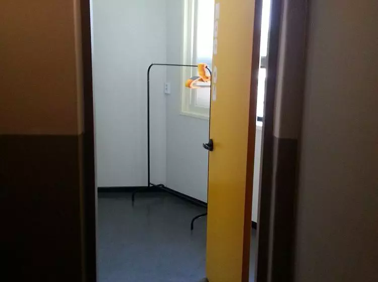 فندق صغير Egg House Sokcho Guesthouse