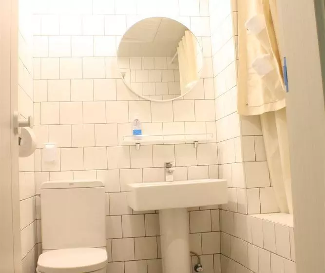 فندق صغير Egg House Sokcho Guesthouse