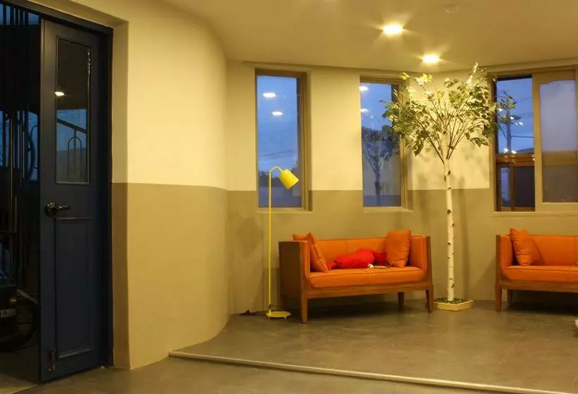 فندق صغير Egg House Sokcho Guesthouse