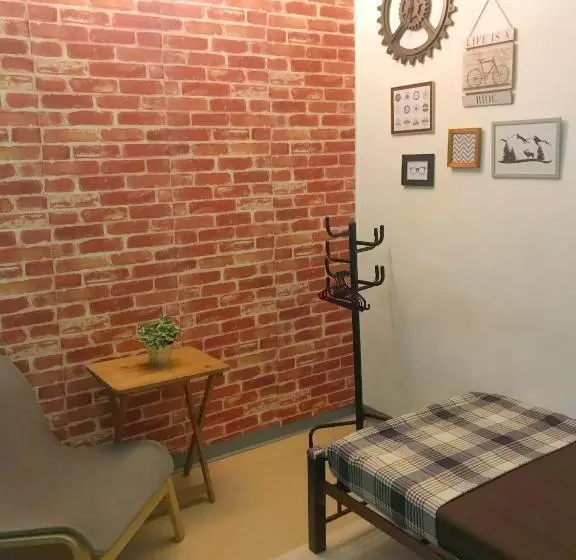 Lavender Guesthouse   Hostel