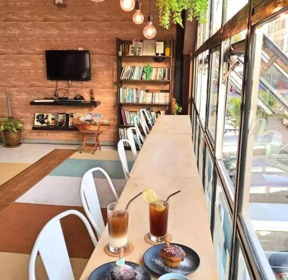 Lavender Guesthouse   Hostel