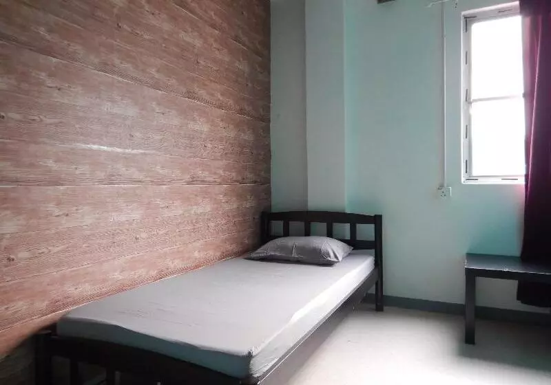 Lavender Guesthouse   Hostel