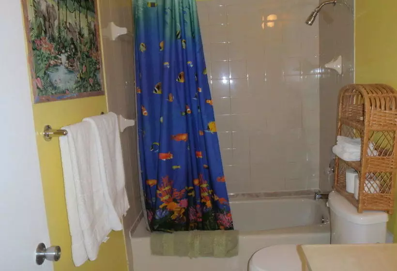 Eldemire's Tropical Island Inn