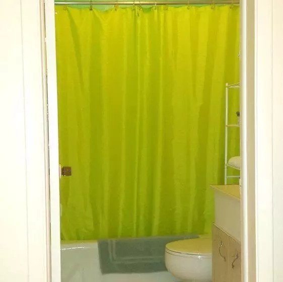 Eldemire's Tropical Island Inn